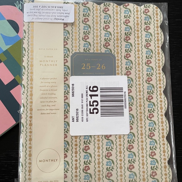 Rifle Paper Co. Softbound 12-Month 2025-2026 Planner + Papier Weekly Notepad SET - Picture 2 of 5